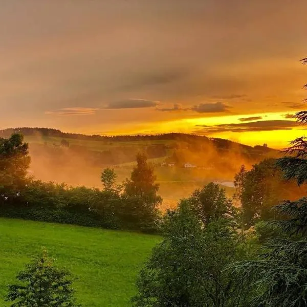 Wochenend Ferienhaus mit tollen Ausblick in die Bucklige Welt, hotel in Kühbach