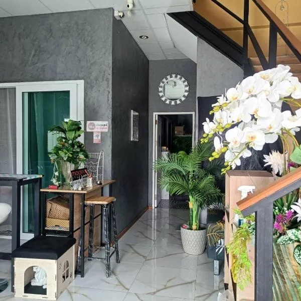 Merit Courtyard Suvarnabhumi House, Hotel in Lat Krabang