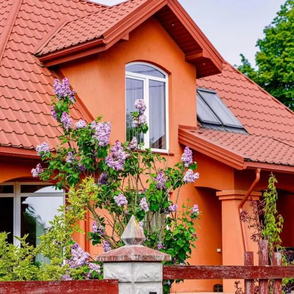 Tytuvos upelio Krantinė, hotel in Tytuvėnai