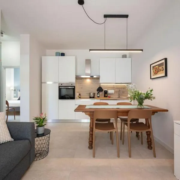 Follonica Seahouse Vivi la Magia del Mare, hotel in Follonica