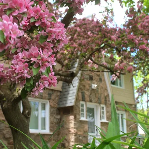 Rester Vivant Chambres d'hôtes, hotel v destinaci Saint-Jean-Port-Joli