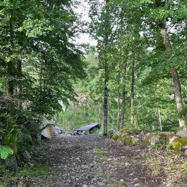 Calm and private country side property with own waterfront by large river, hotell sihtkohas Strömmarna