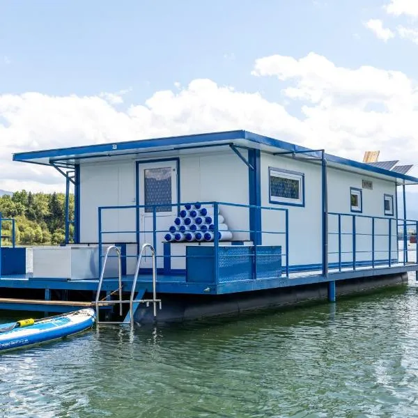 Marský Vlk - zážitkový houseboat a wellness, hotel a Liptovský Mikuláš