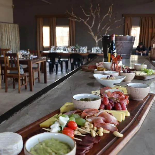 Kifaru Bush camp, hotel in Outjo