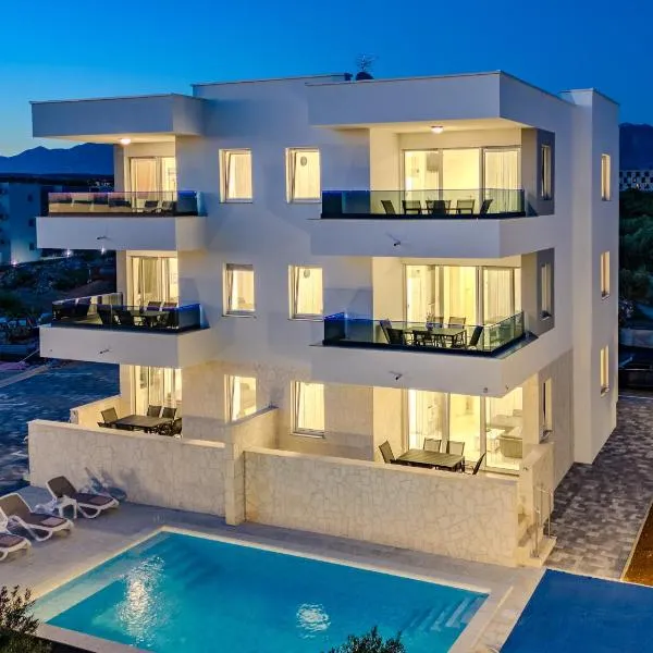 Villa Marimela luxury apartments, hotel in Novalja