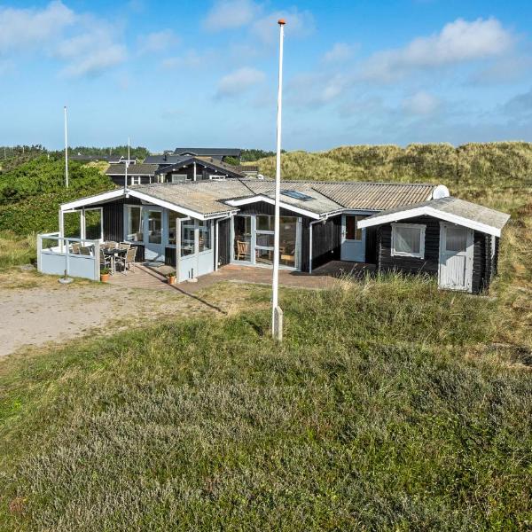 Gorgeous Home In Ringkbing With Wifi
