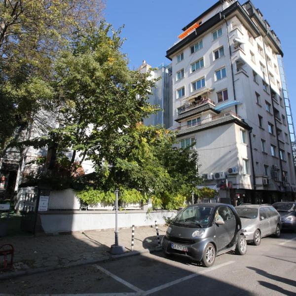 Hotel & Restaurant The House, София