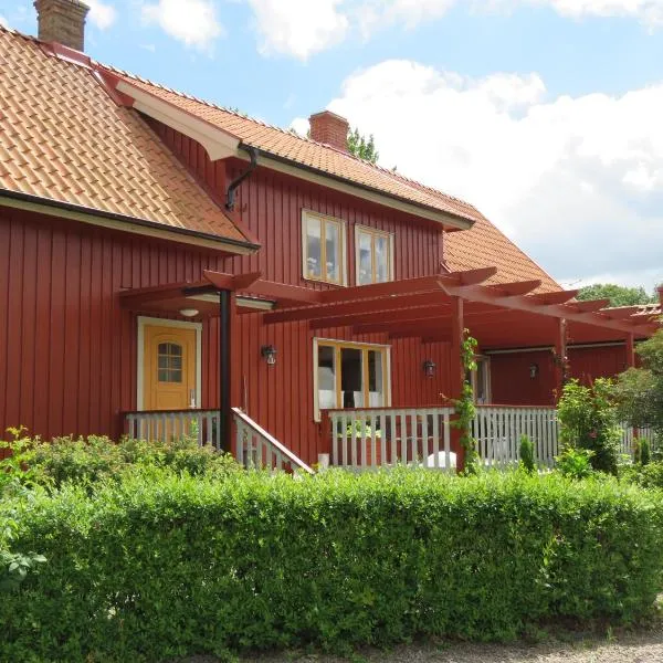 Karlsberg Gård B&B,Tvååker的飯店