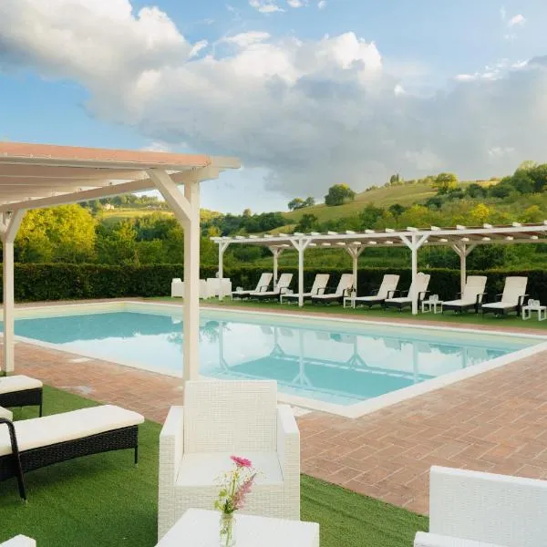 Casale Serena 1912, מלון בפאברו