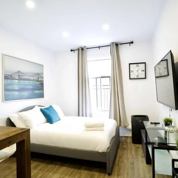 M11 Modern Studio In the Heart of Mile-End, hotel in Montreal
