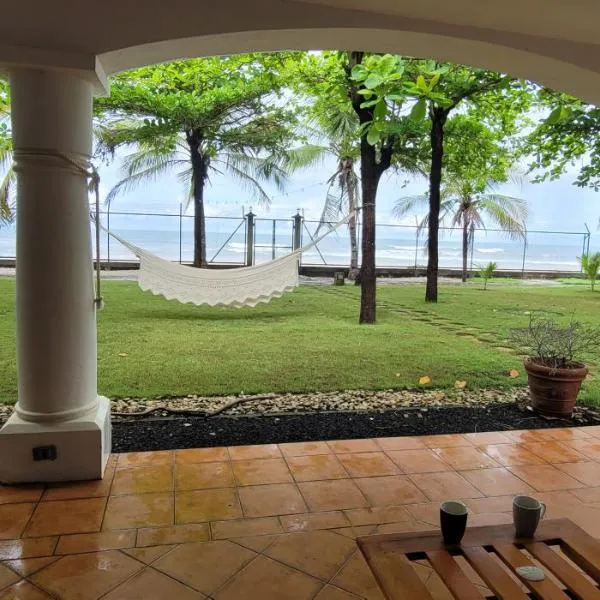 Welcome to The Beach House, hotel in Pochomil