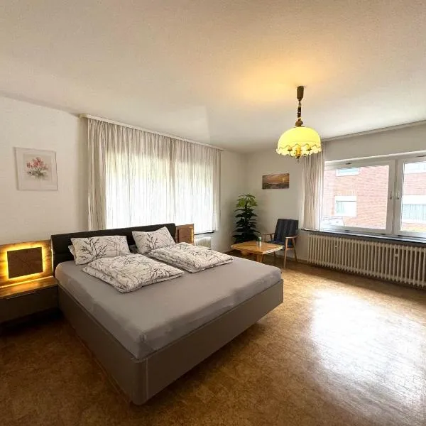 Van Kim 1 Ferienwohnung, hotel in Emden