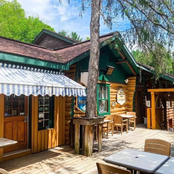 Chalet Alpine, hotel in Sainte-Adèle