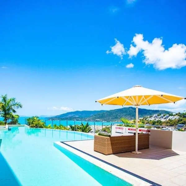 Seaviews at Searene, Spacious, Pool & Free WIFI, hotel in Airlie Beach