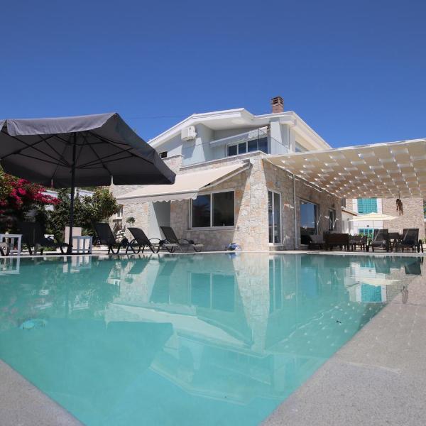 Ionian pool house, (( Lerë ))