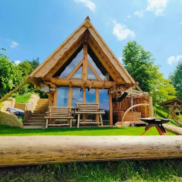 Glamping Lake Bloke, hotel v destinaci Nova Vas