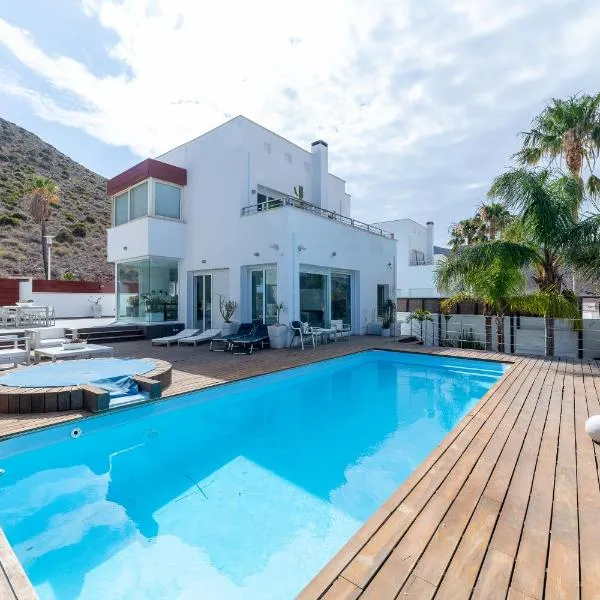 Villa Lux, hotel in Níjar