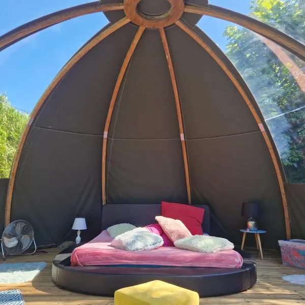 bulle de bonheur a 500 m pas de la plage, hotel in Cancale