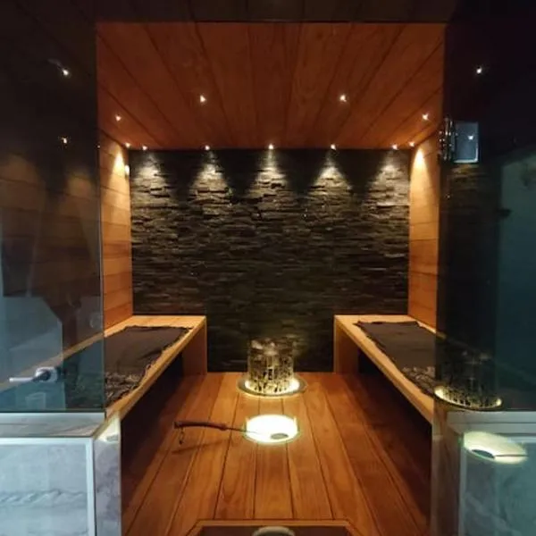 Talo kaikilla mukavuuksilla, hotel in Joensuu