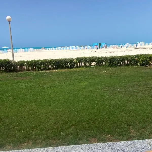 Chalet Marina Alamein first row sea view 3 bedroom-North Coast, hotel in El Alamein