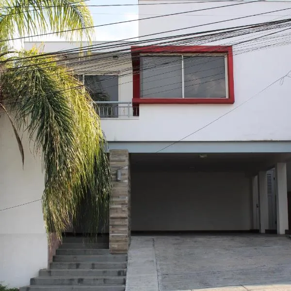 Casa amplia en Monterrey, hôtel à Monterrey