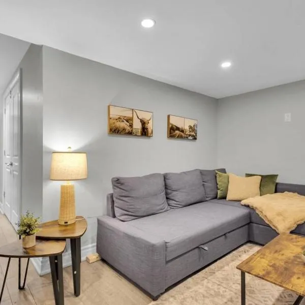 Cosy Guest Suite Near Shops, Transit, Hwy and GO!, hotel en Mississauga