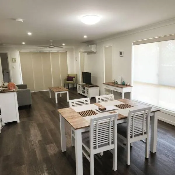 Convenience Plus, hotel i Warwick