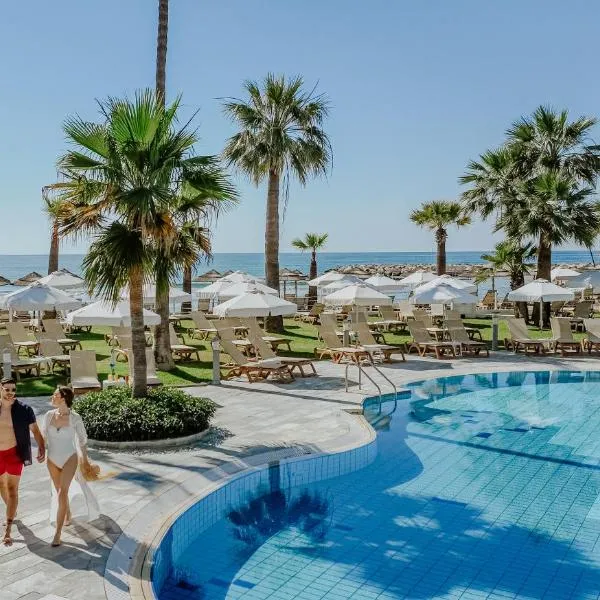 Golden Bay Beach Hotel, hotel in Larnaka