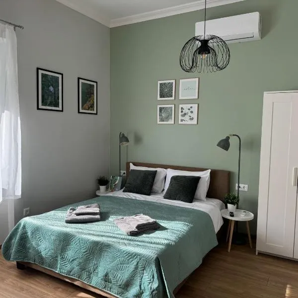 Kastélykert Vendégház Tata、タタのホテル