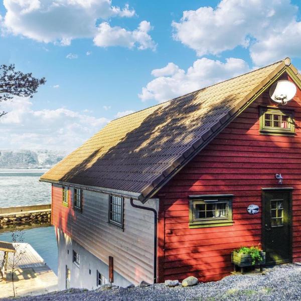 Nice Home In Herøysund With House Sea View