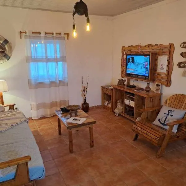 A Casa dos Avós, hotel in Lajes das Flores