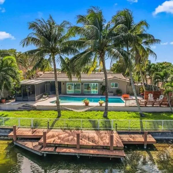 Modern, 4B&3B with Pool and Lake, hôtel à Pembroke Pines