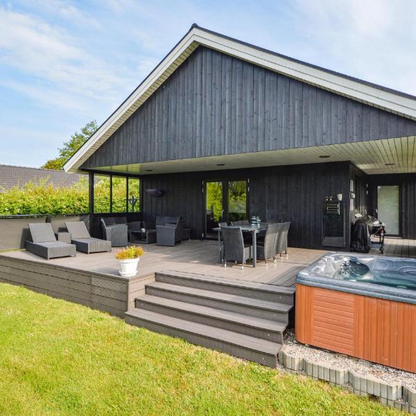 Awesome Home In Hejls With Kitchen