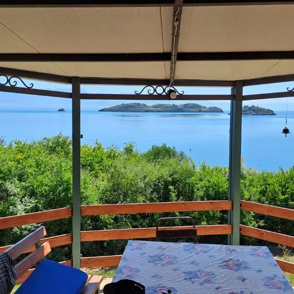 Lake house Julia, hotel v destinaci Bar