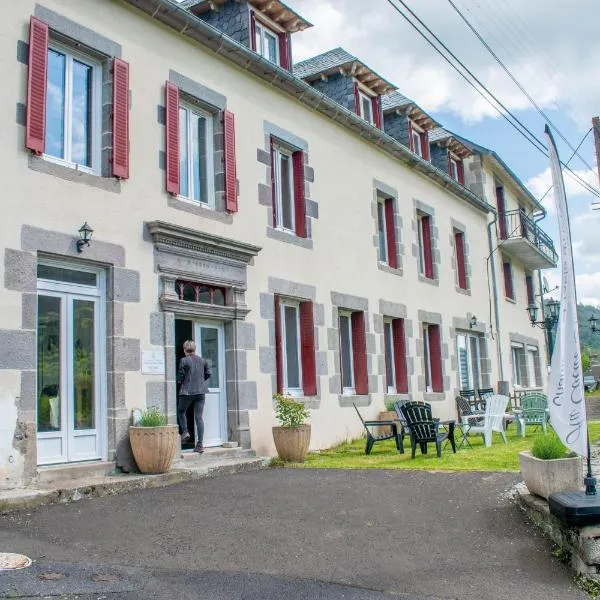 Au coeur du Volcantal, hotel in Laveissière