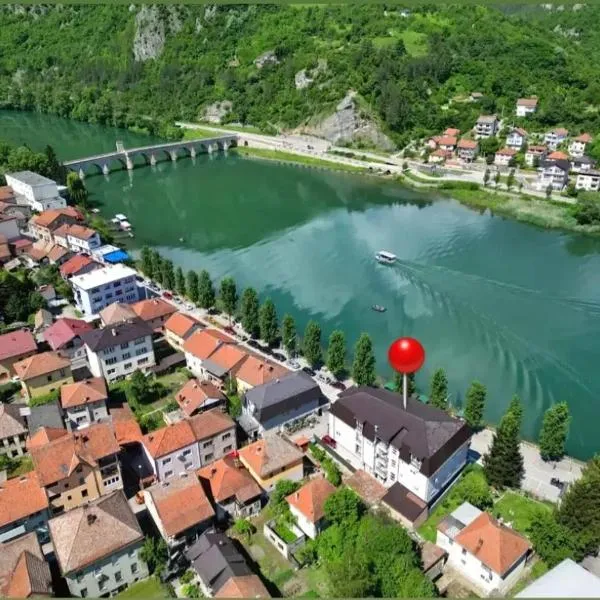 Aluna 4, hotel em Višegrad