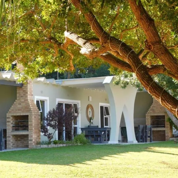 Lodge Azure、ポート・エドワードのホテル