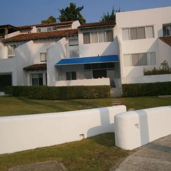 Villa Marina Porto Ixtapa in the Private Yacht Club, hôtel à Ixtapa