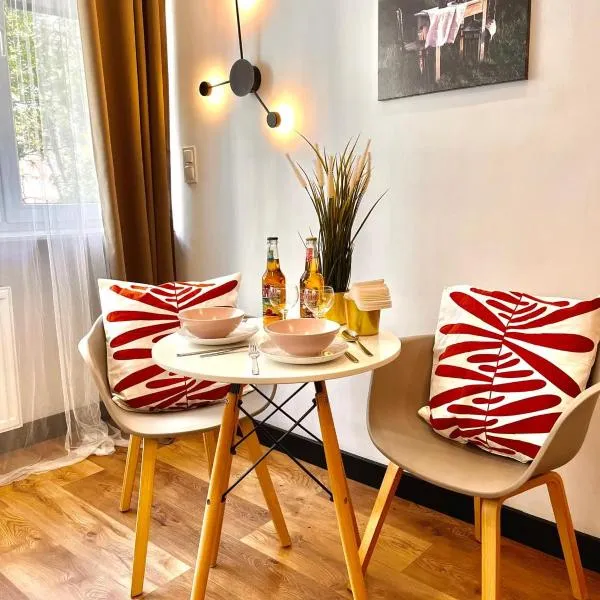 Super 1 Bed room Condo in Warszawa center, hotel ve Varšavě