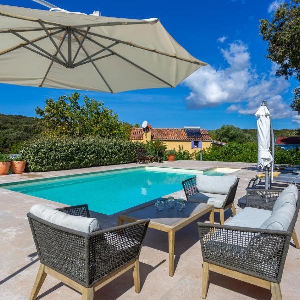 2 Bedroom Lovely Home In Punta Kriza