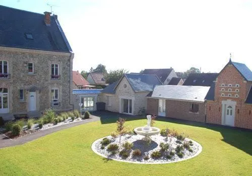 Logis Hotel & restaurant Le Relais De Fleurette – hotel w mieście Pontavert