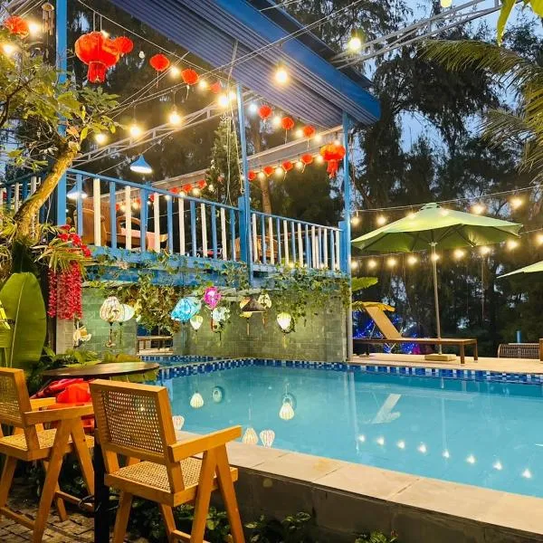 Charming and Spacious Beach Homestay 4 Rooms 1 Pool Entire Palace, hôtel à Hà Bàng