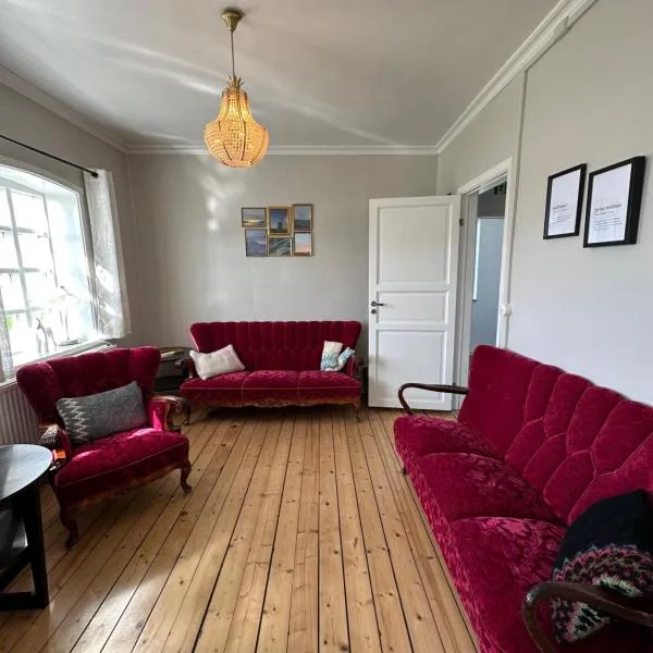 Helluland Guesthouse, hotel u gradu Sejdaurkroukir