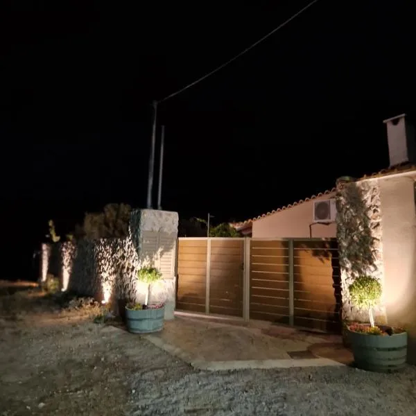 St'Georges garden house, hotel v destinaci Palaiá Fókaia