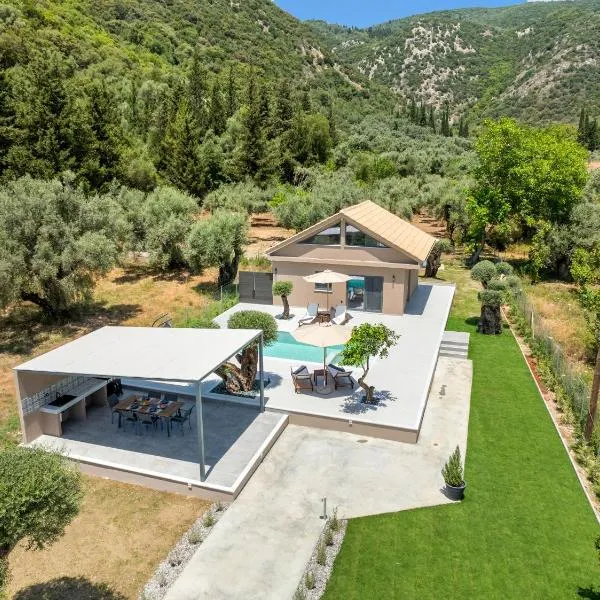 Luxury Waterfalls Villa Nidri Privet Pool Jaccuzi, hôtel à Nydri