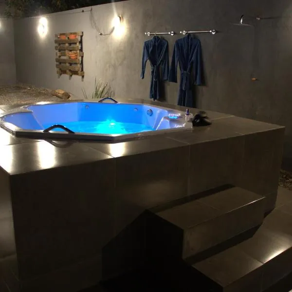 CASA COM SPA de HIDRO COM AQUECEDOR a 700 MTS DO CENTRO, ξενοδοχείο σε Chapada dos Guimaraes