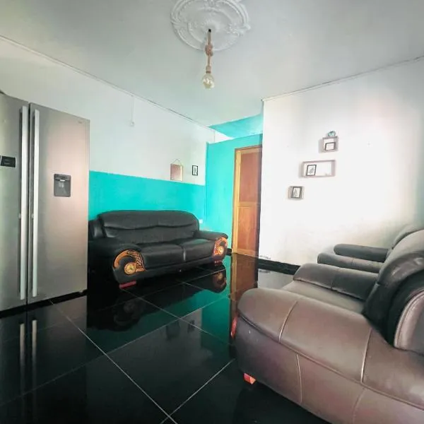 Tropical beach house, hotel v destinaci Itsandra