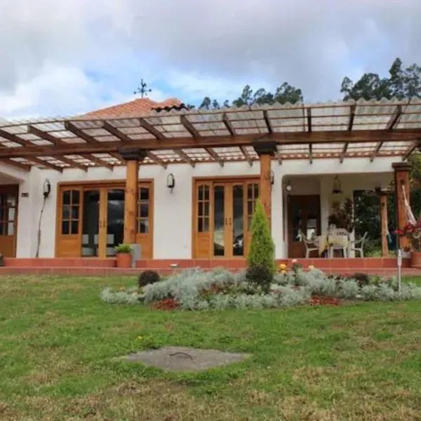 Hacienda Otavalo Country Home, hotel in Otavalo