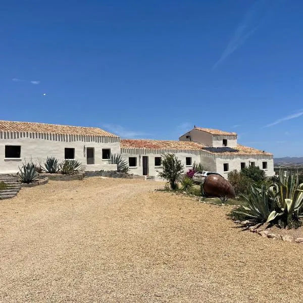 MiLuna Oasis Suites, ξενοδοχείο σε Huercal-Overa