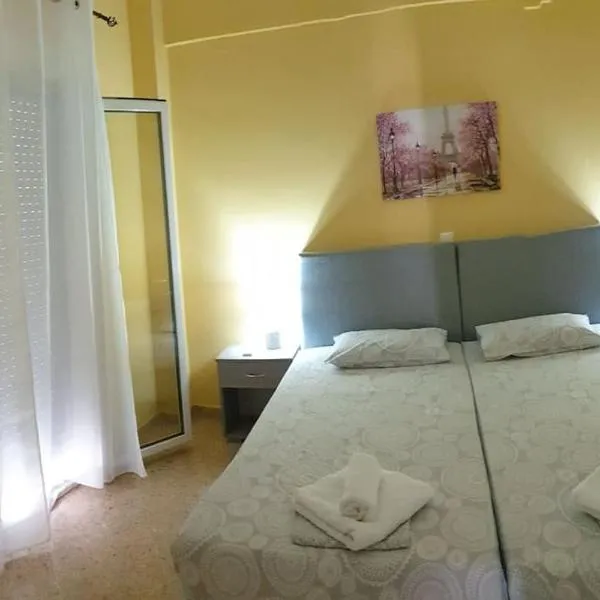 Ξυλοκαστρο σπίτι δίπλα στα πεύκα και τη θάλασσα!, hotel v destinaci Xylokastro